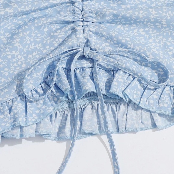 SHEIN Crop Top - Picture 3 of 4